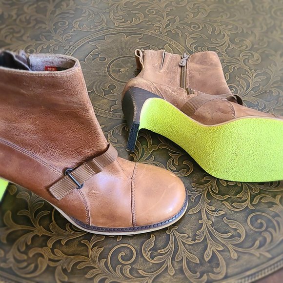 Diesel Brown Ankle Boots - Picture 3 of 4